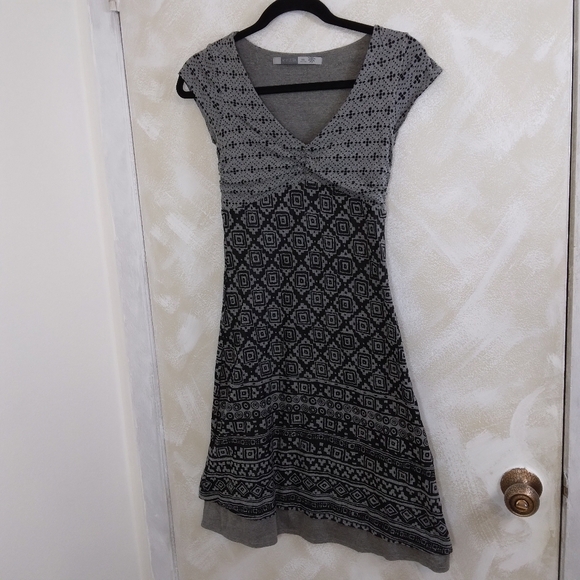 XXS Athleta Empire waist Dress Black and Gray Geometric Pattern Print - Picture 1 of 9